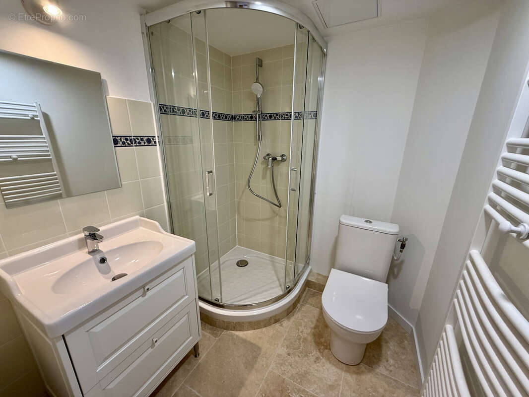 Maison à SAINT-CLEMENT-DE-RIVIERE