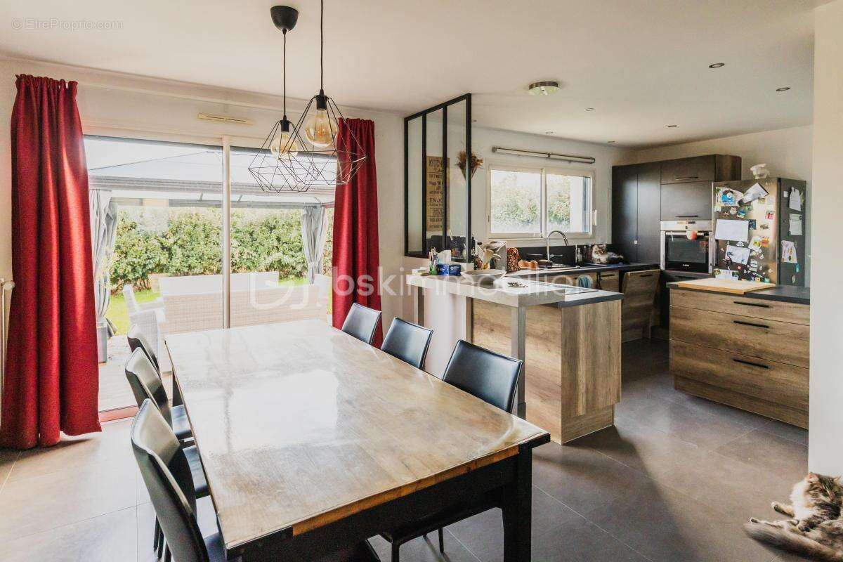 Maison à LA CHAPELLE-THOUARAULT