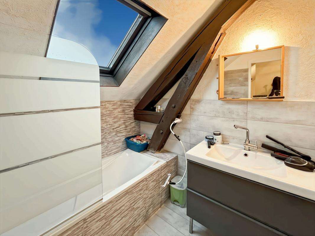 Maison à JOUY-LE-POTIER