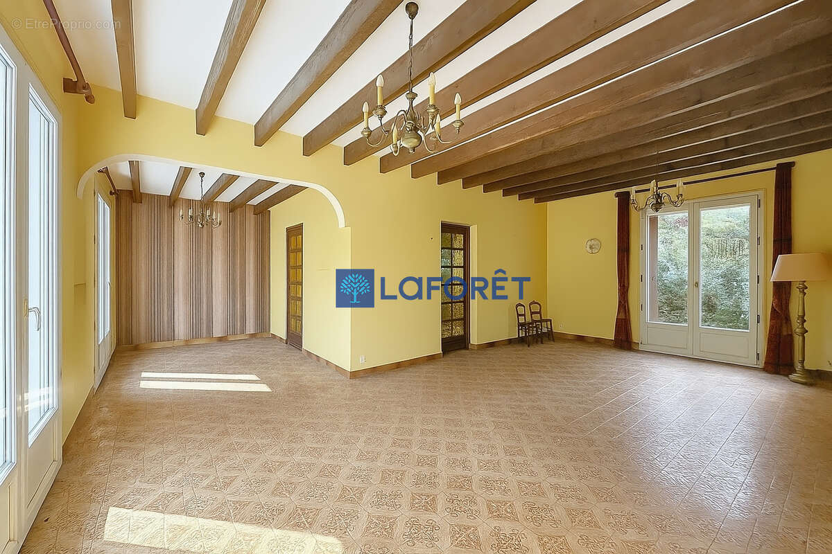 Maison à SAVIGNY-SUR-ORGE