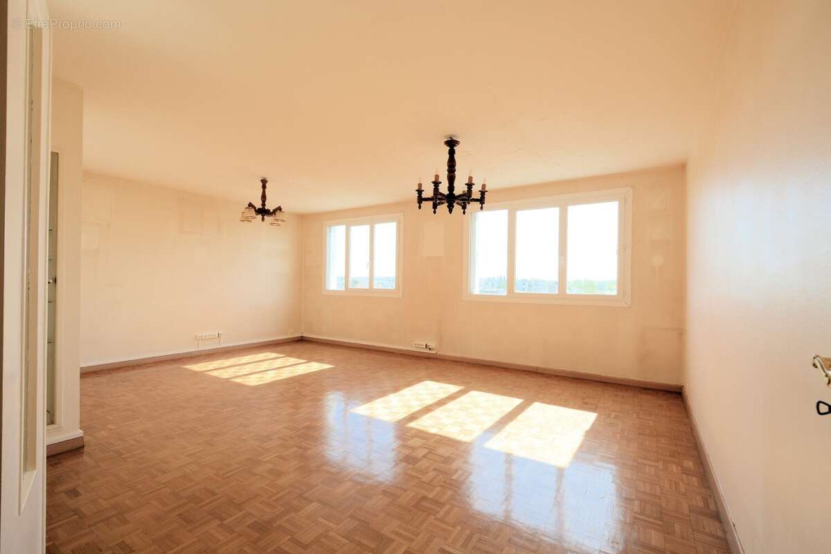 Appartement à SAINT-MAUR-DES-FOSSES