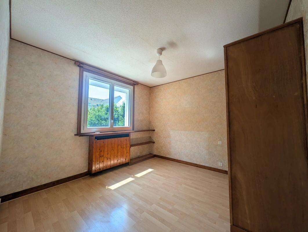 Maison à LES CLAYES-SOUS-BOIS