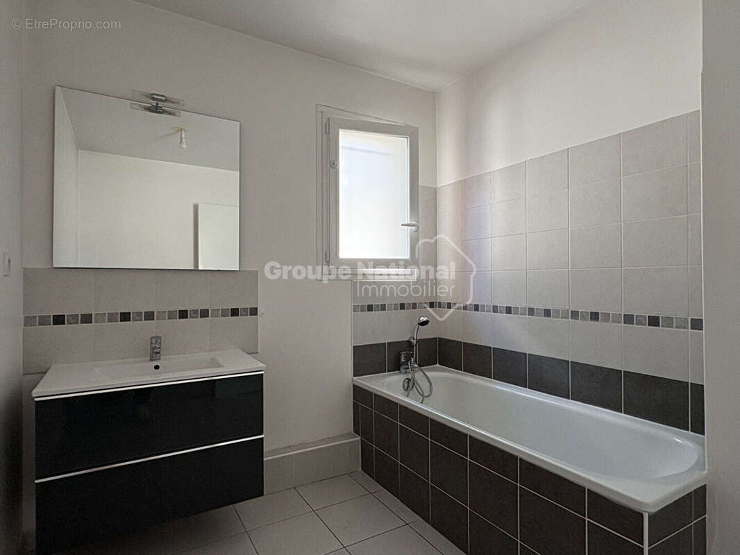 Appartement à SAINT-MARTIN-DE-CRAU