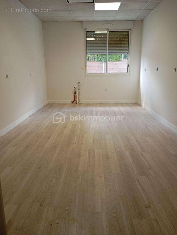 Commerce à LA TESTE-DE-BUCH