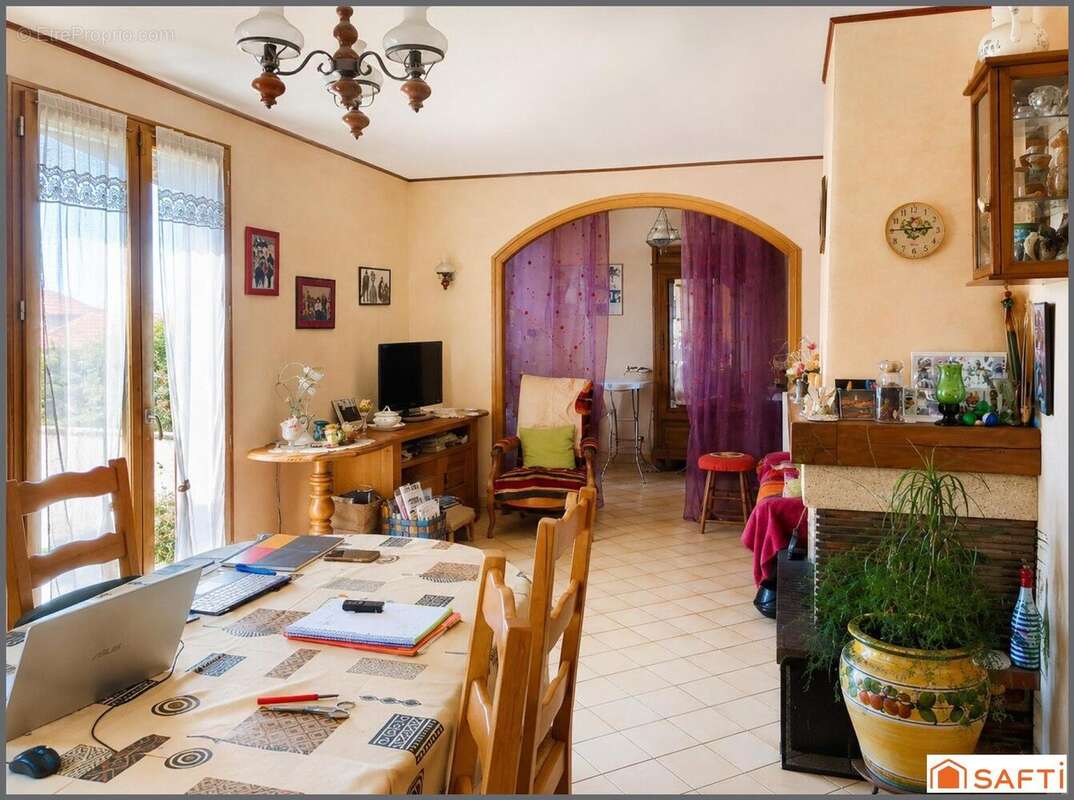 Maison 100 m² à Saint-Victor-De-Morestel  - photo 4