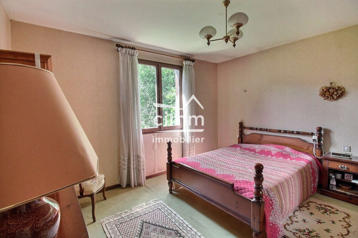 Maison à SAINT-SIMEON-DE-BRESSIEUX