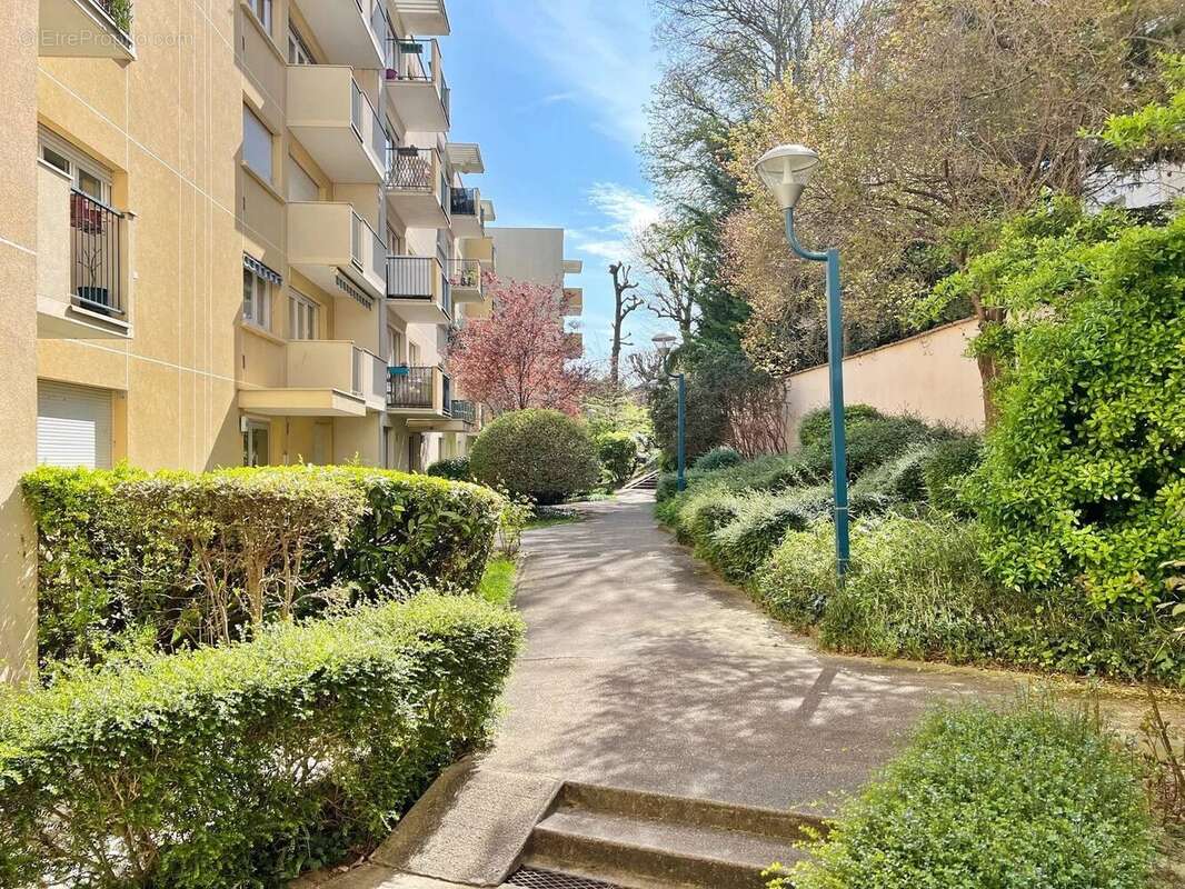 Appartement à SAINT-MAUR-DES-FOSSES