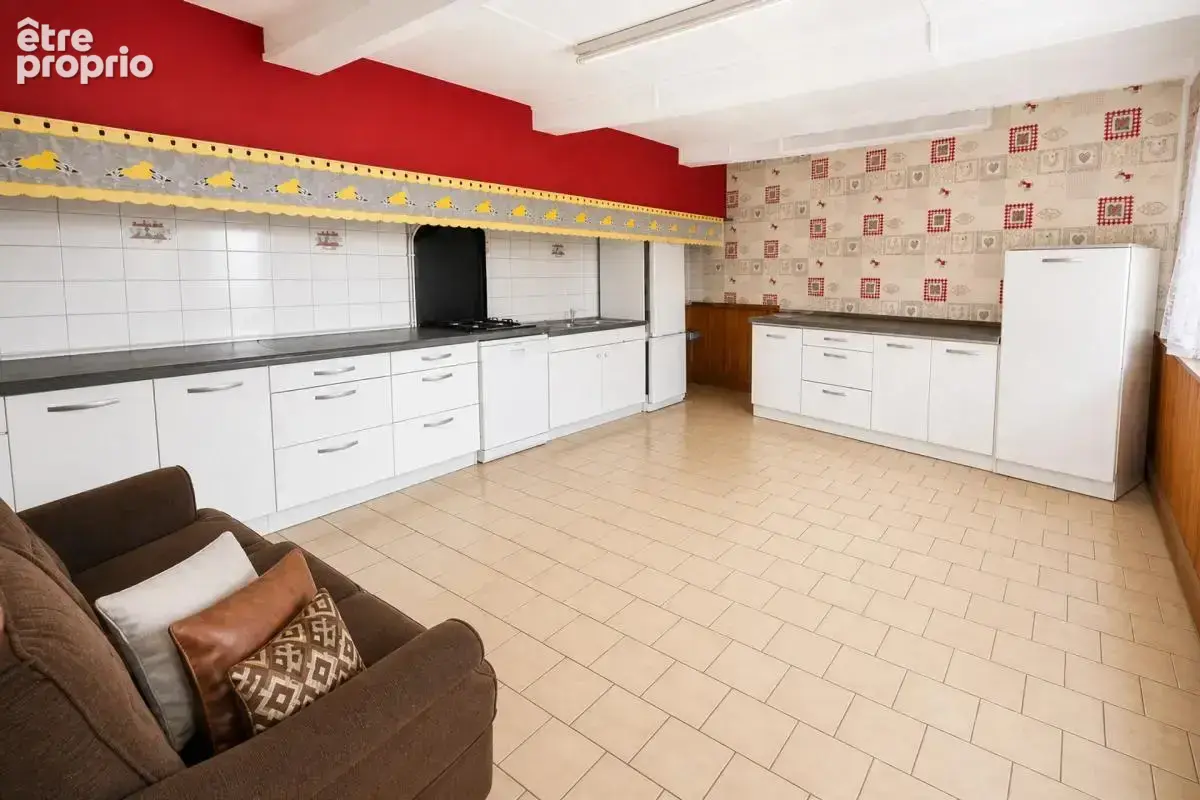 Maison de 130,94 m² à rénover avec dépendances et jardin - photo 4