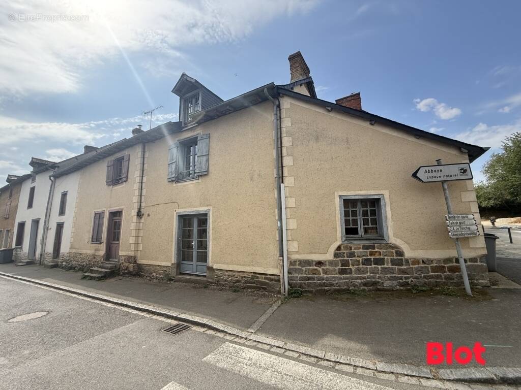 Maison à SAINT-SULPICE-LA-FORET