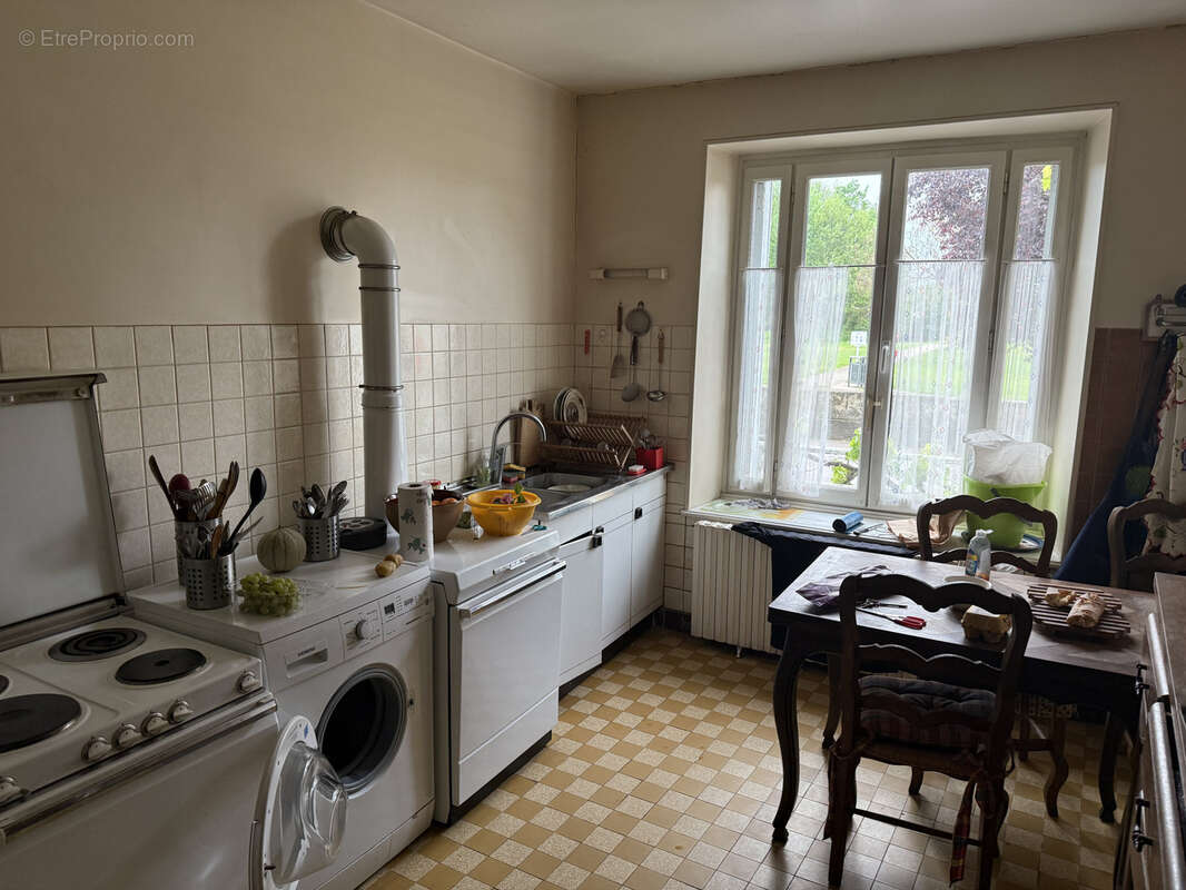 Maison à CONFLANS-SUR-LANTERNE