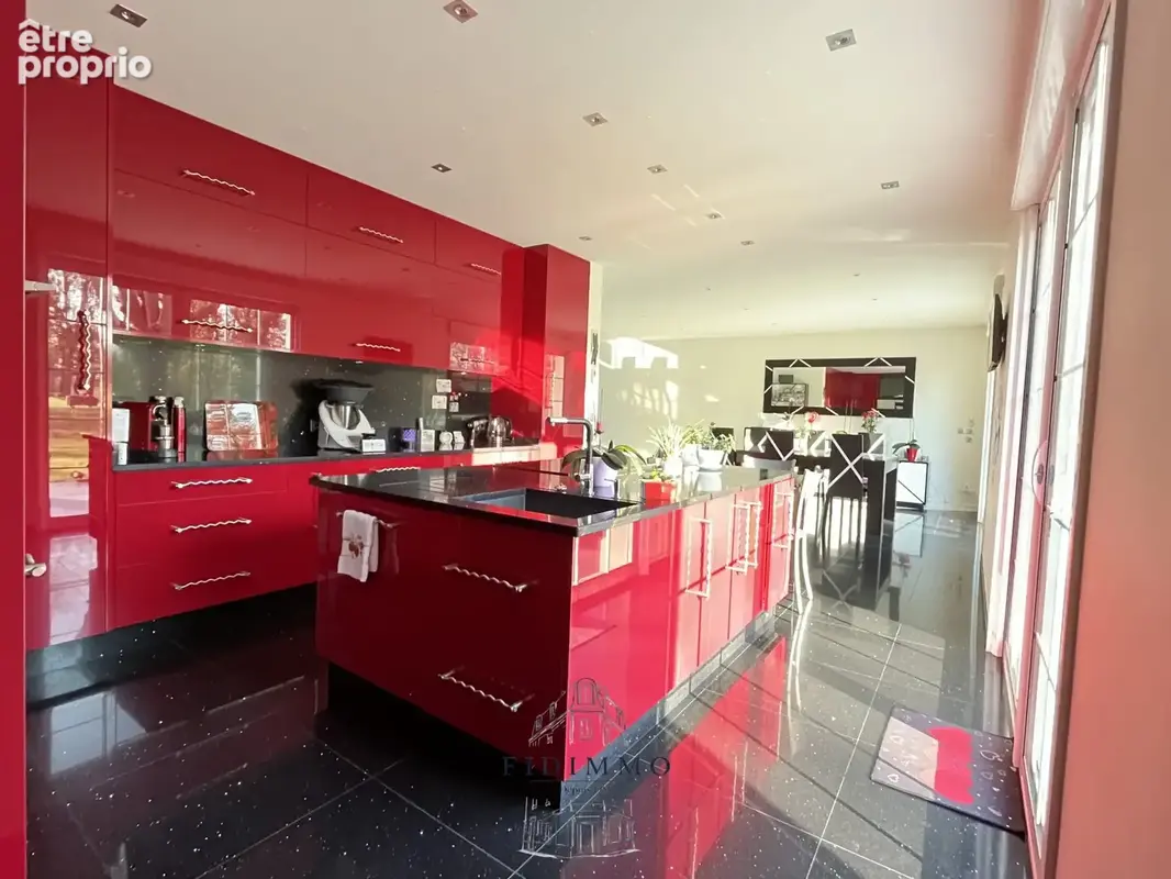 4358 - Belle maison longeant le golf d'Ormesson - photo 4