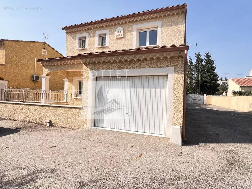 Maison à BOLLENE