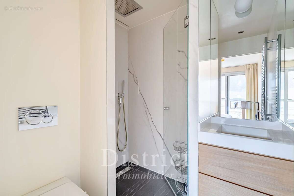 Appartement à PARIS-7E