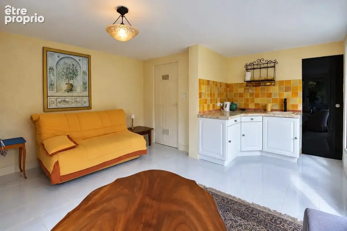 Tourrettes – Villa 220 m² avec piscine, studio indépendant et terrain de 5 840 m² - photo 22
