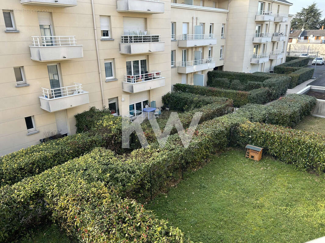 Appartement à SAINT-JEAN-DE-BRAYE