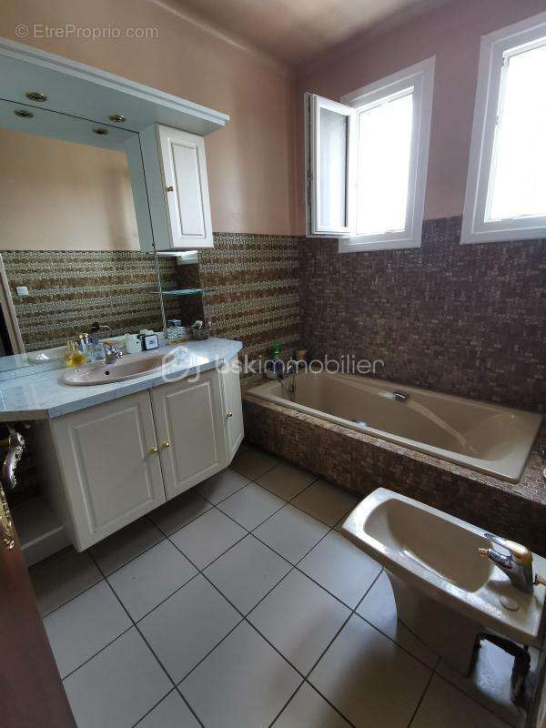Spacieuse maison - photo 16