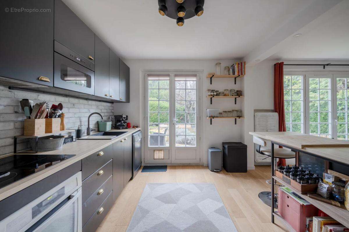 Maison à CRESPIERES