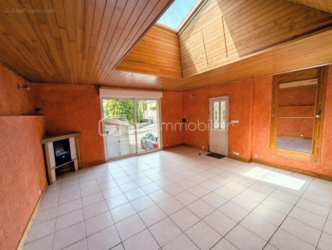 Appartement à FOUGERES