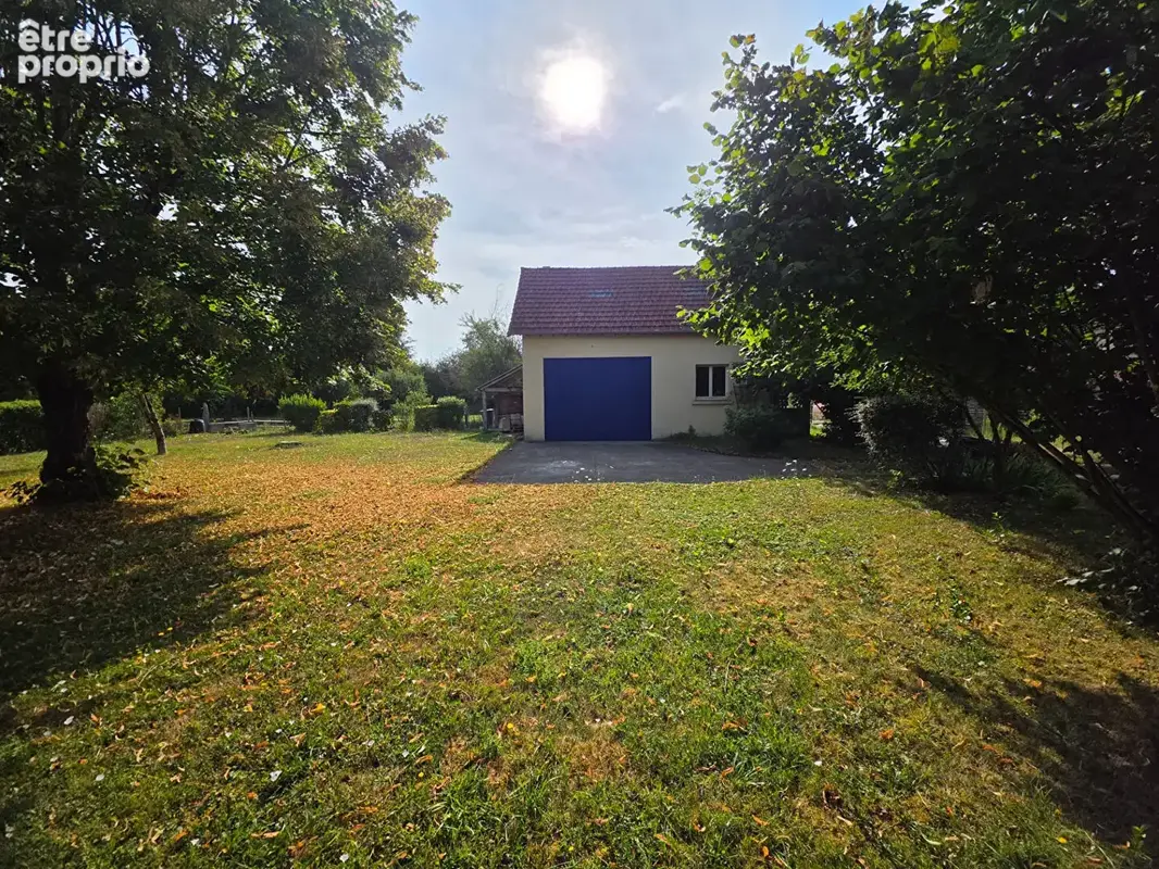 A vendre - garchizy  - grand garage en dur avec mezzanine sur terrain constructible de 852 m² - photo 3