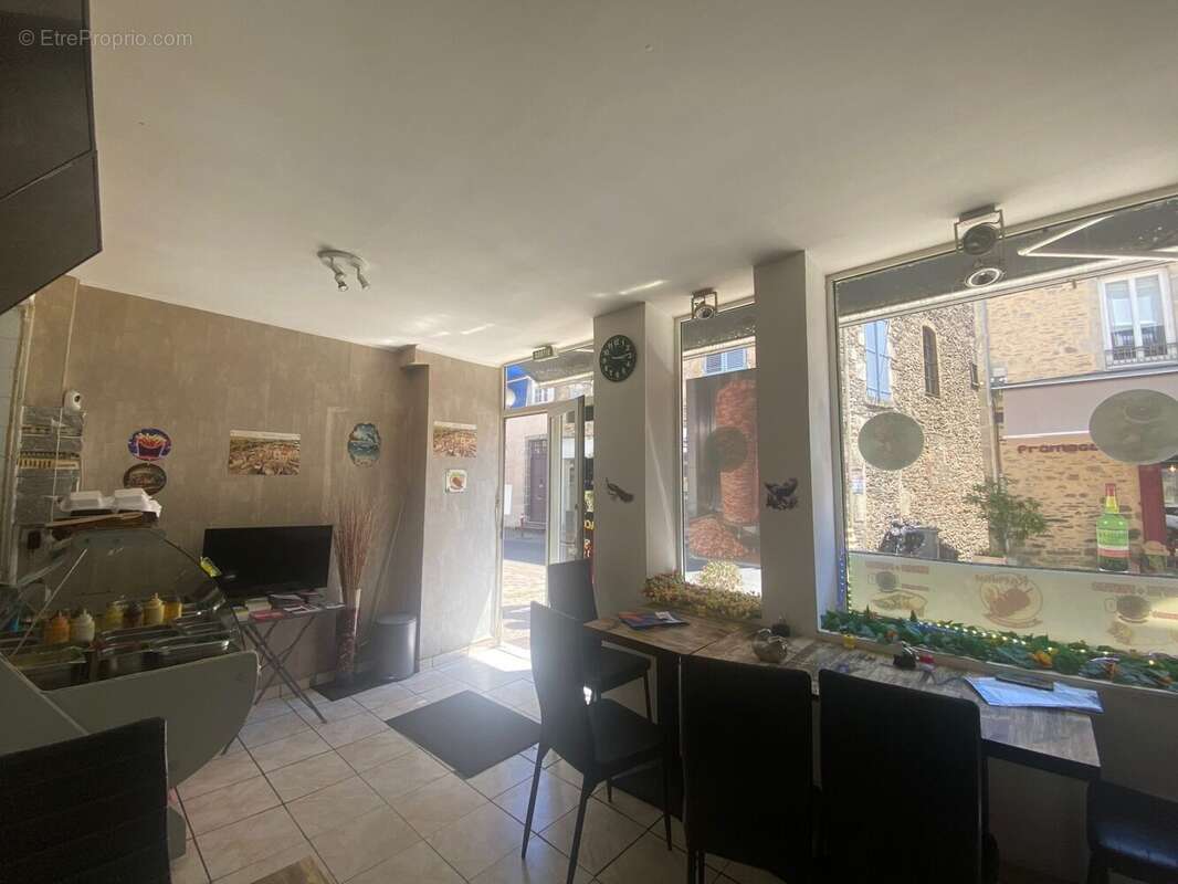 30 m² à Saint-Yrieix-La-Perche  - photo 3