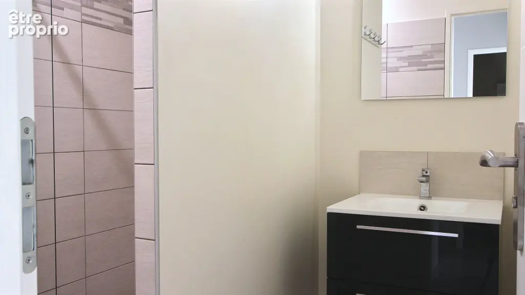Appartement le luc  t3 rénové 56m² - photo 6