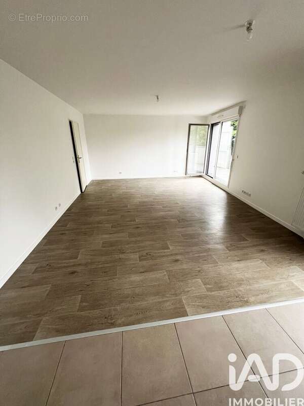 Photo 3 - Appartement à BUSSY-SAINT-GEORGES