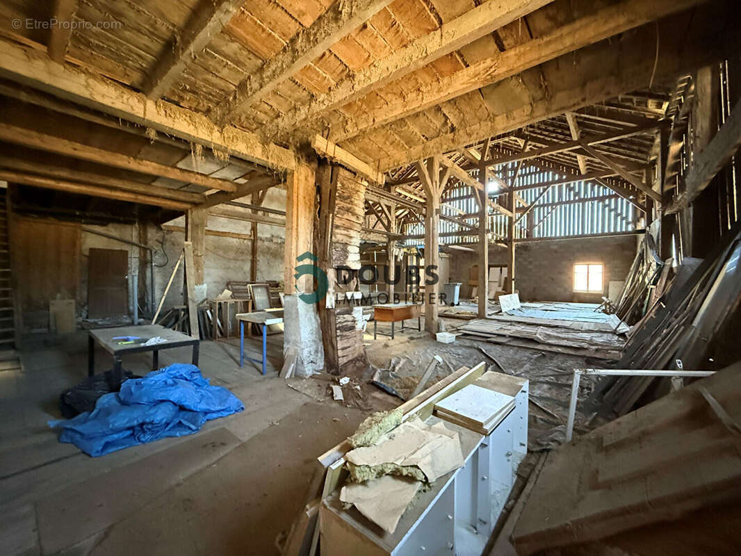 Appartement à FERRIERES-LE-LAC