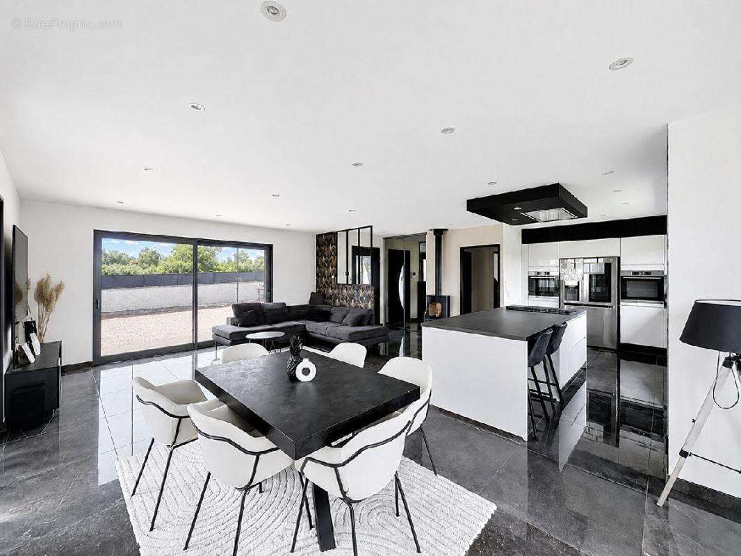 Maison 131 m² à Prisse  - photo 3