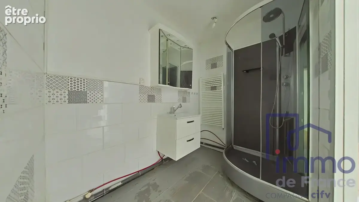 Appartement 73 m² à Saint-Etienne  - photo 9