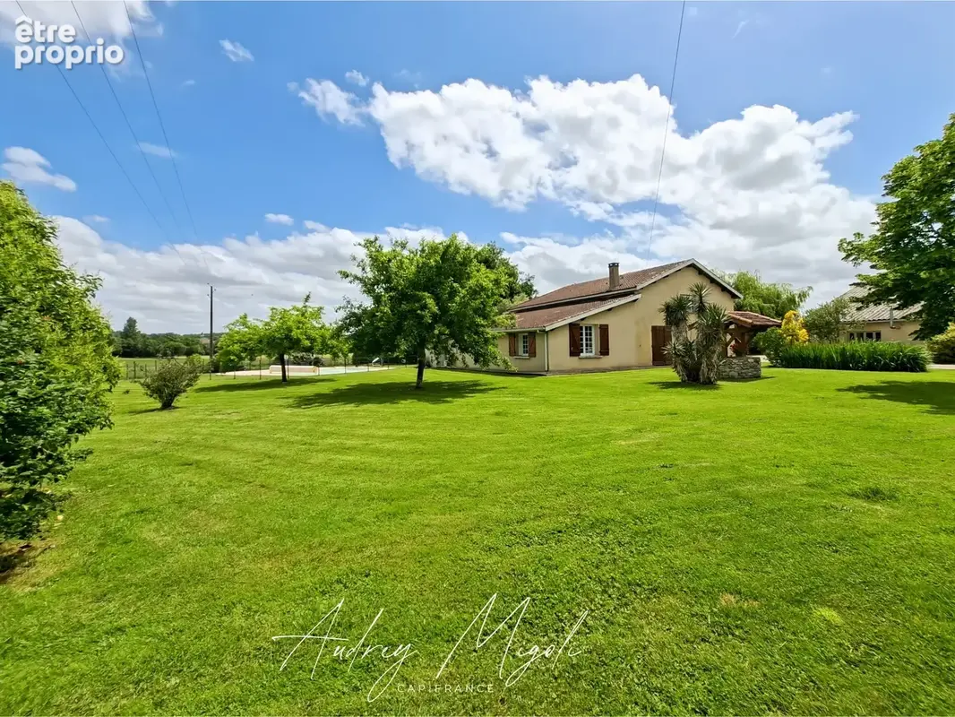 Propriété en pierre avec maison, gîte, 245m², 7 chambres, piscine, 300m² de dépendances, parc de 2,5 hectares - photo 32