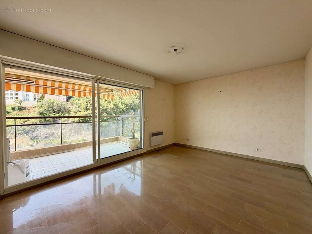 Appartement à BEAUSOLEIL