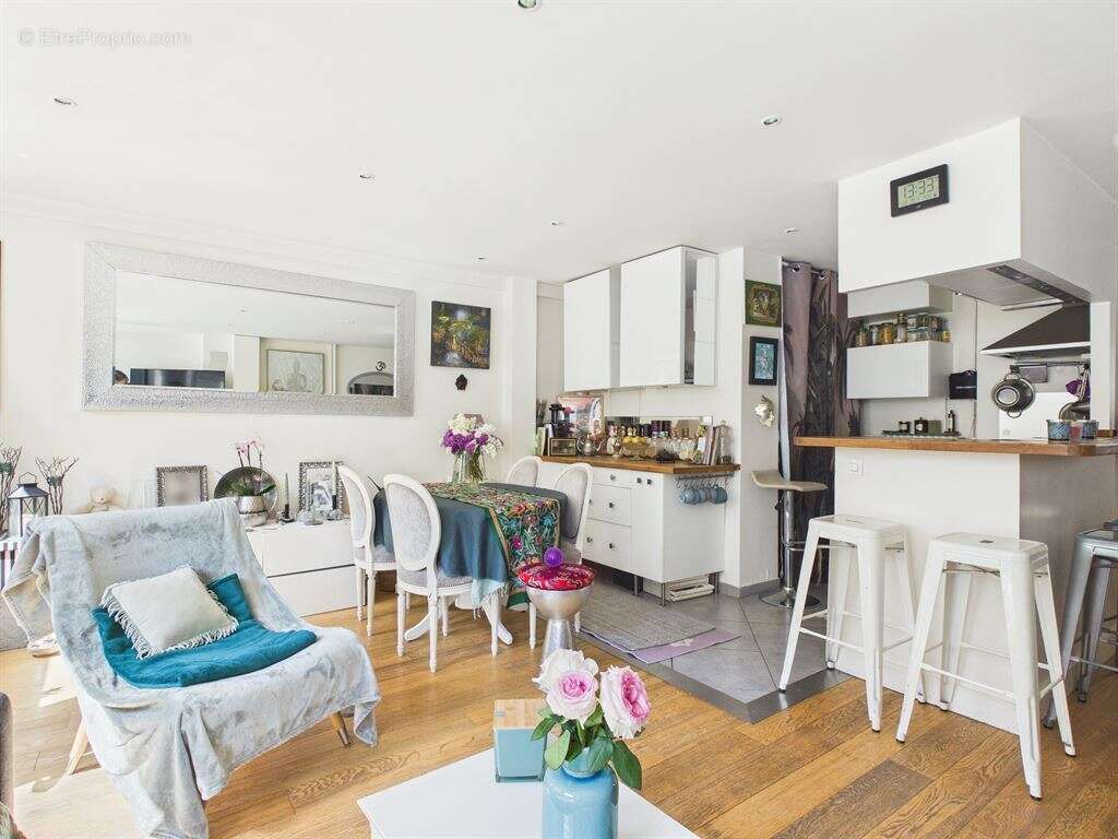 Appartement à PARIS-18E