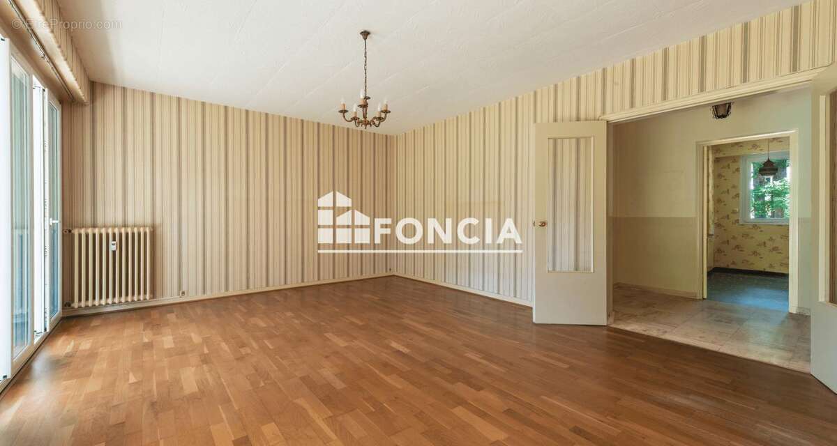 Appartement à AVRILLE