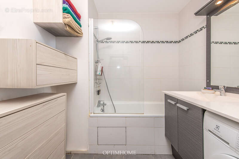 Mairie des lilas -  immeuble 2012 - appartement 3 pièces - 2 chambres– 53 m² – - photo 19
