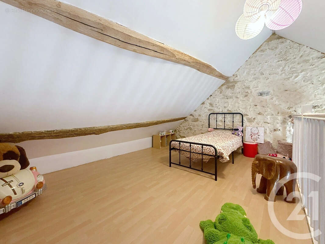 Maison à LOUAN-VILLEGRUIS-FONTAINE