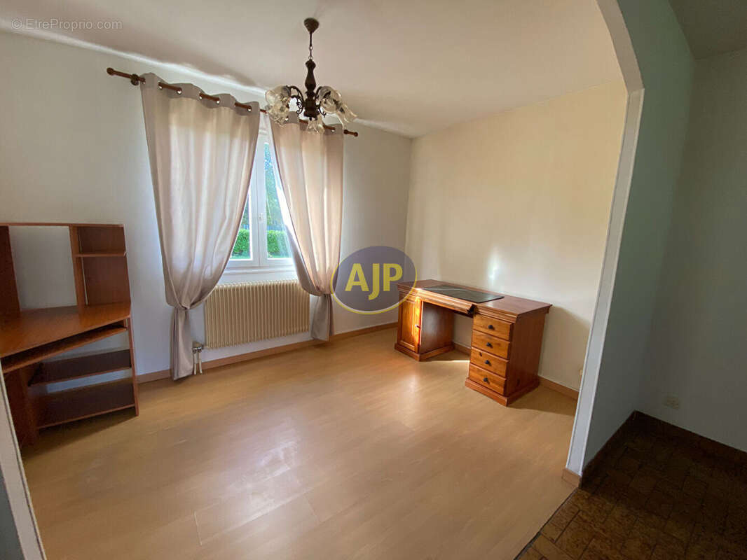 Maison à VENDAYS-MONTALIVET