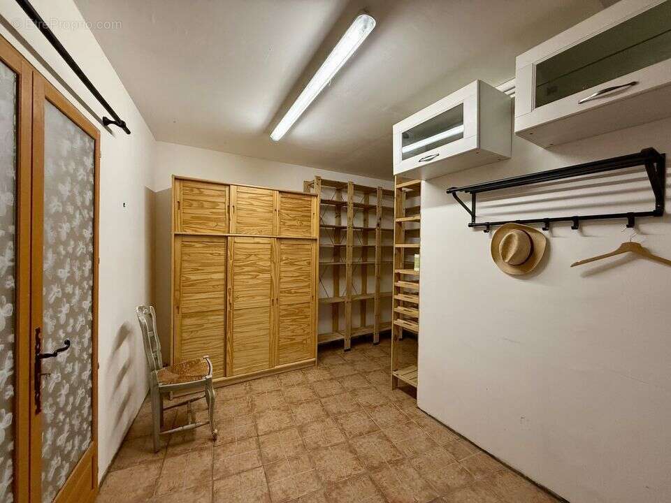 A vendre : ensemble immobilier de charme avec deux maisons et - photo 8