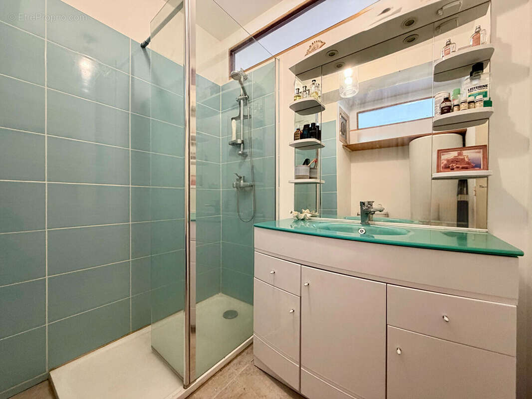 Appartement à MARSEILLE-16E