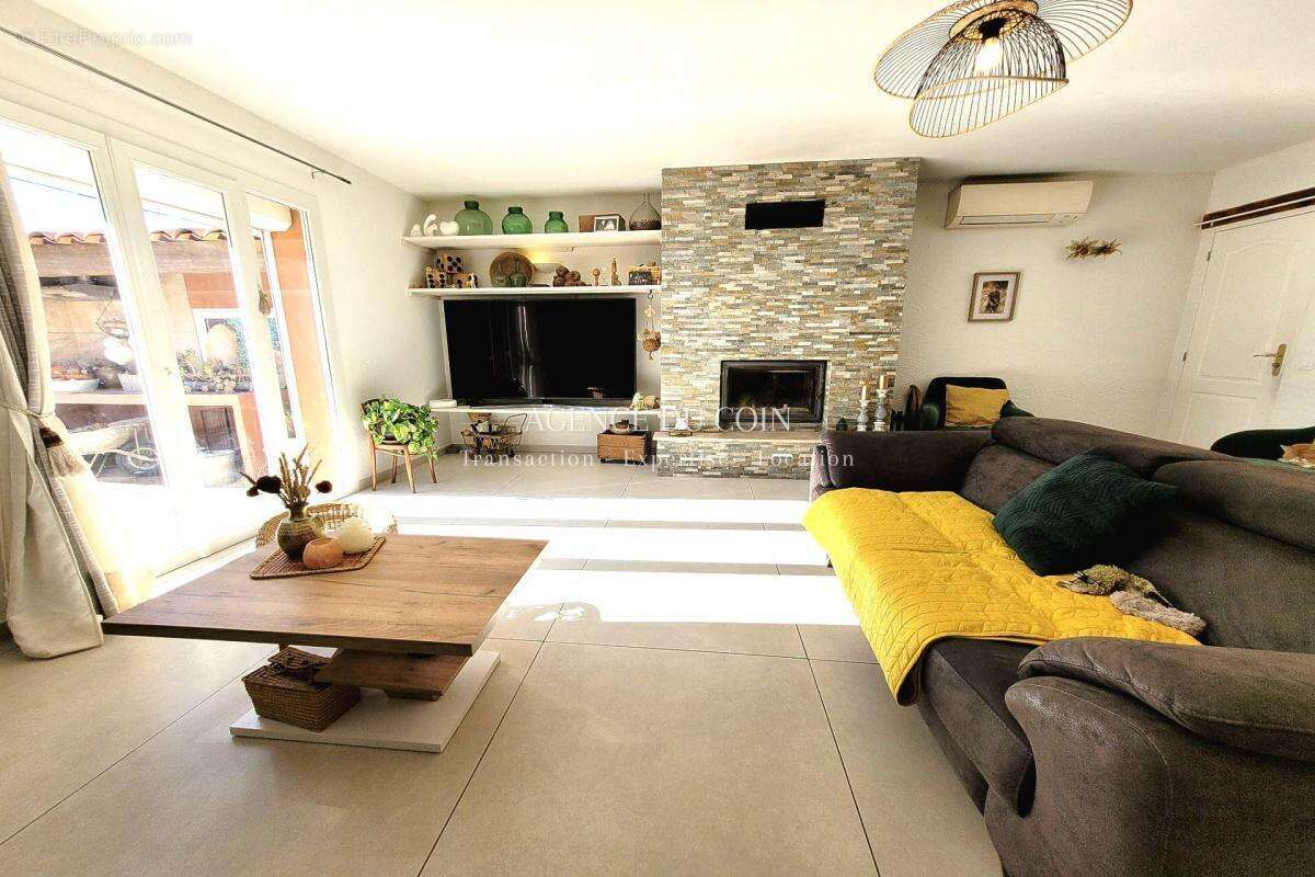 Maison à SAINT-ANTONIN-DU-VAR