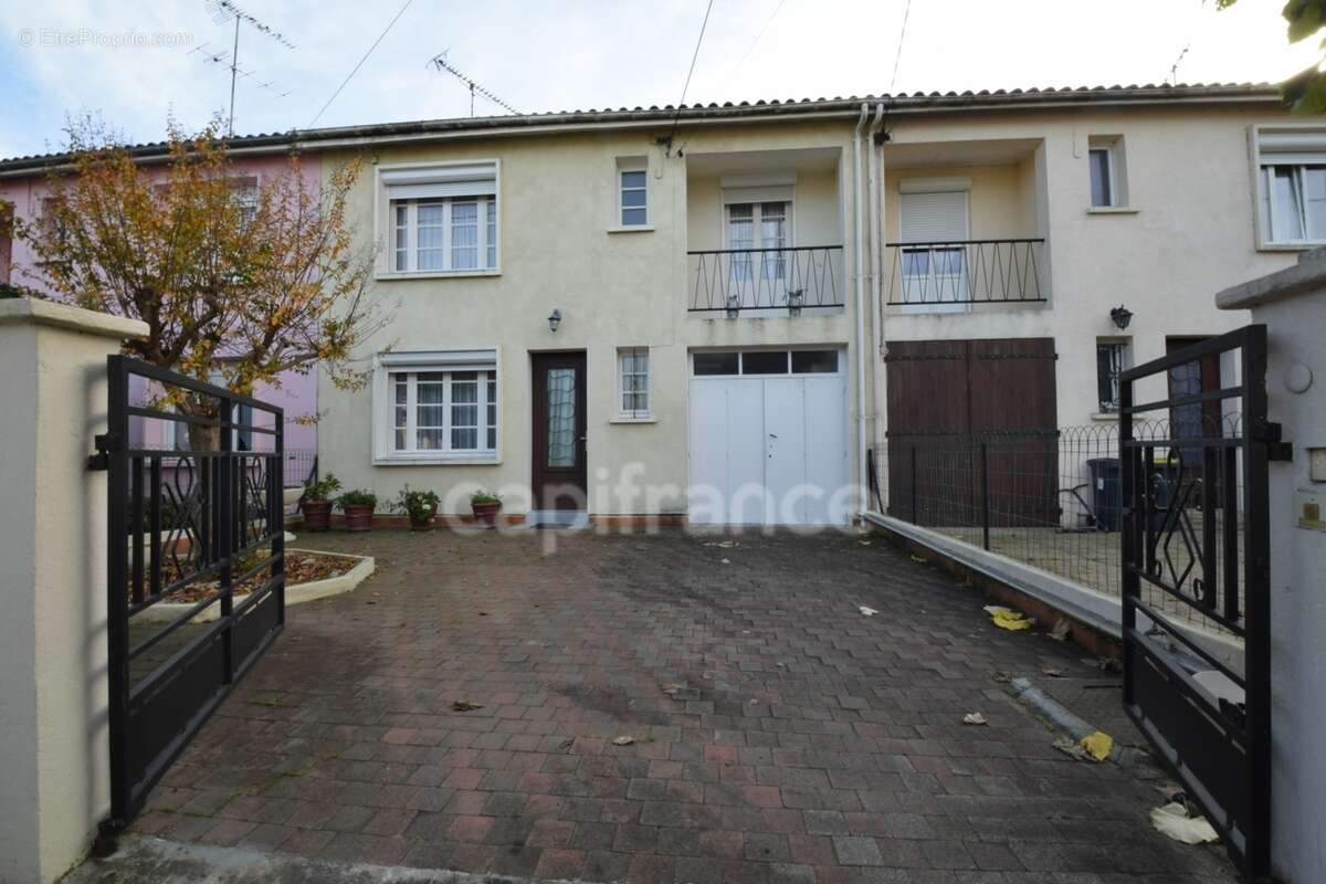 Maison de 117m2 - 3 chambres - 2 cours extérieures - proche des commerces à pieds à TONNEINS - photo 18