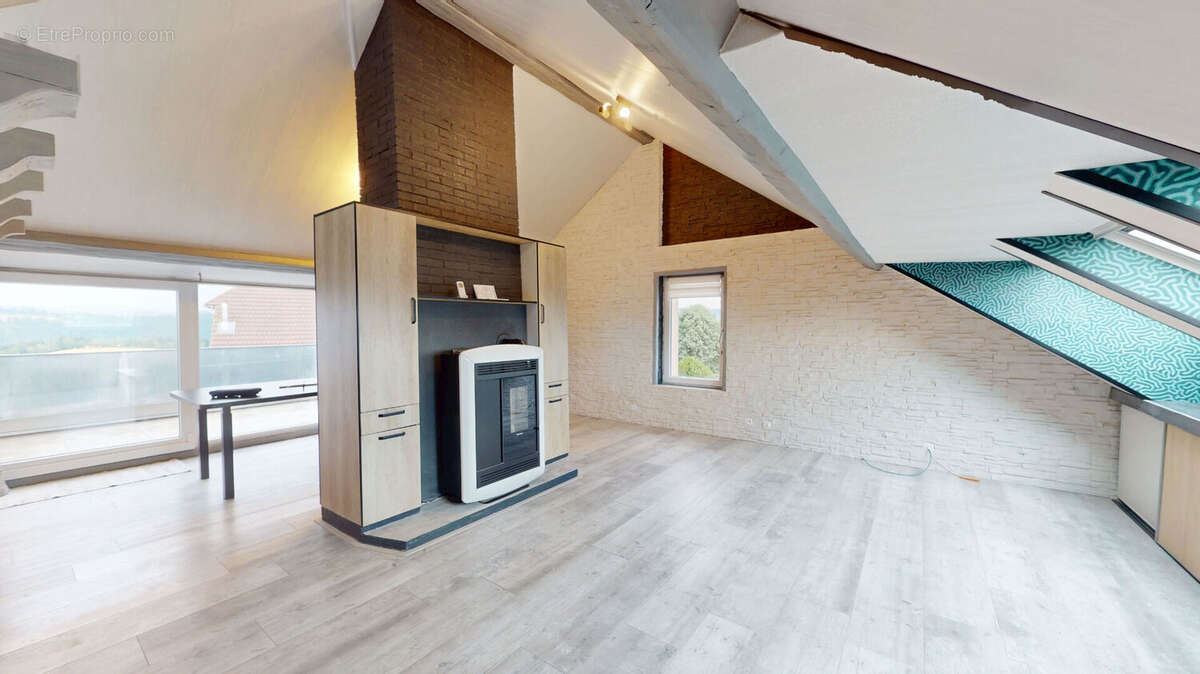 Fournet-Blancheroche : spacieux T5 de 126 m² avec vue imprenable - photo 2