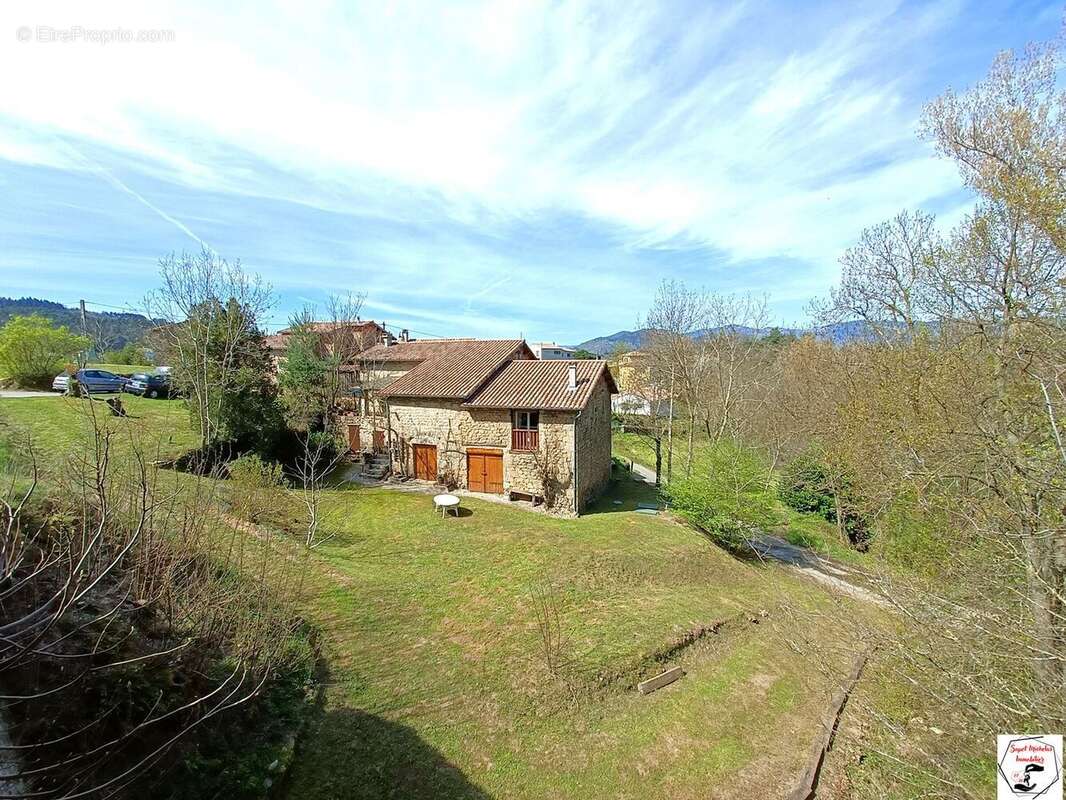 Maison à LE CRESTET