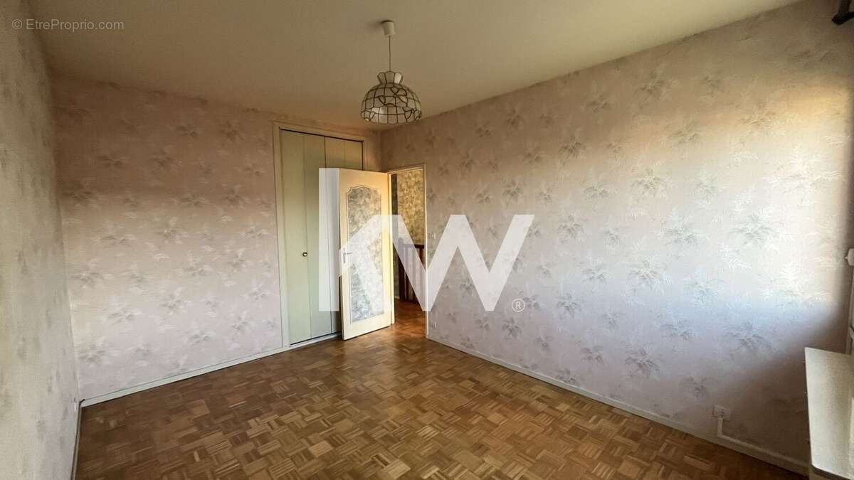 Maison à SAINT-PANTALEON-DE-LARCHE