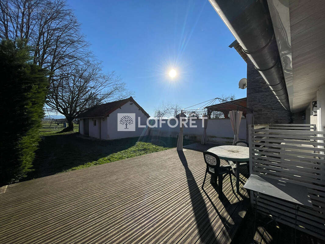 Maison à LONS-LE-SAUNIER