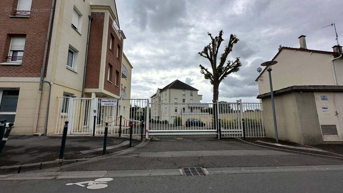 Autre à MARGNY-LES-COMPIEGNE