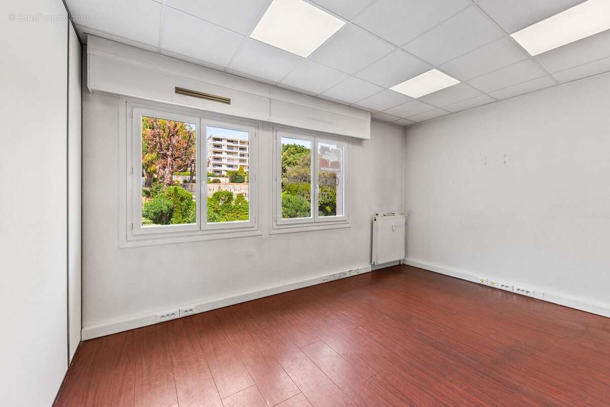 Commerce à CAGNES-SUR-MER