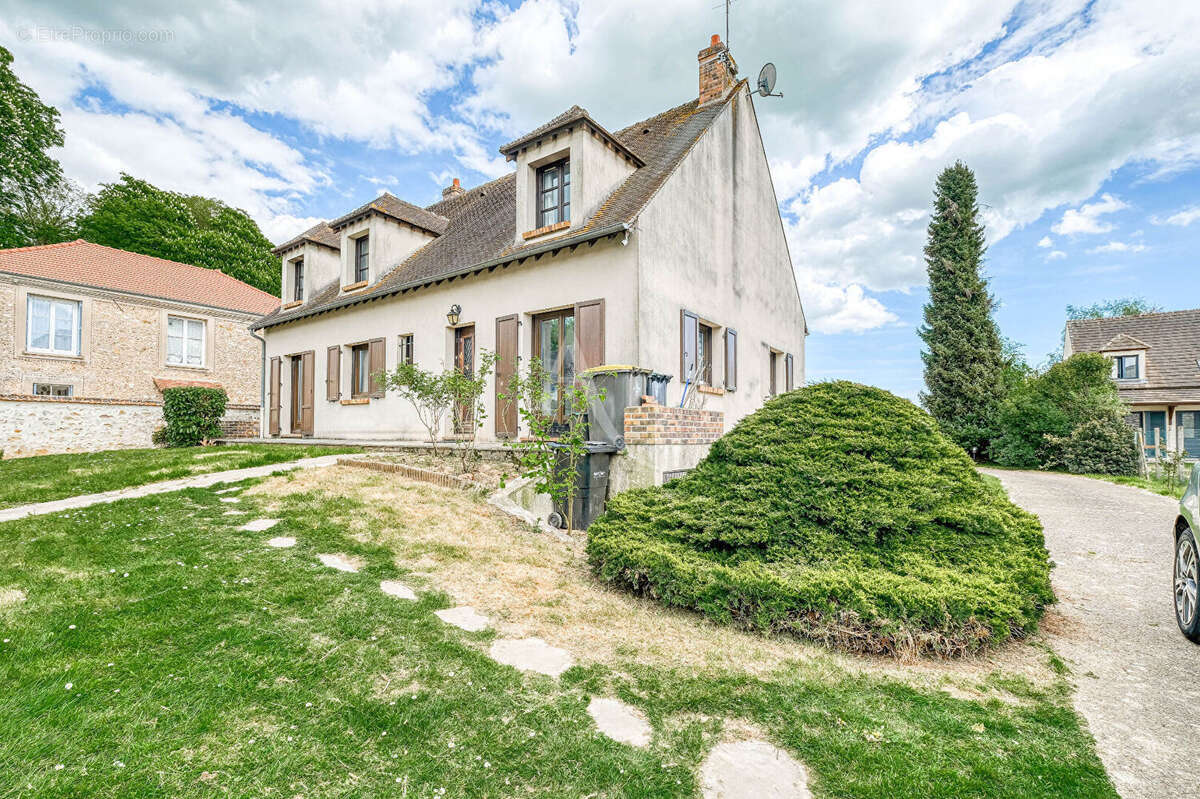 Grande maison familiale rénovée 216 m², 5 chambres, terrain sans vis-à-vis, garage triple - photo 17