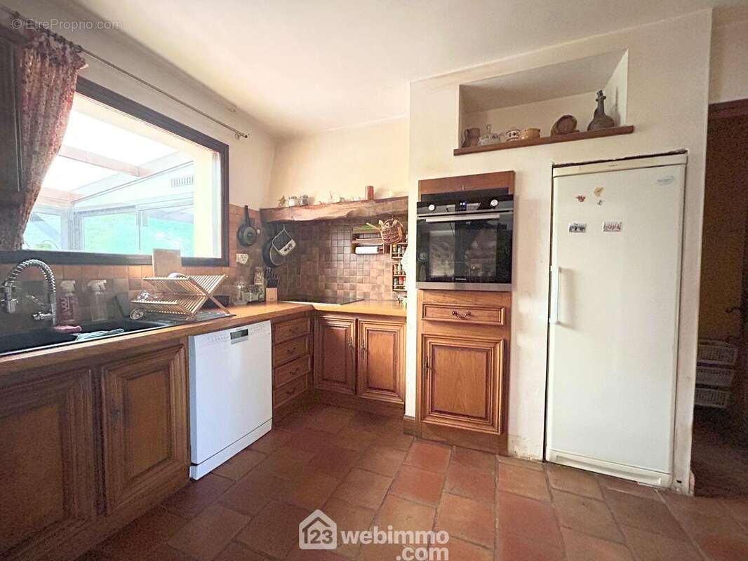 Maison à TREDREZ-LOCQUEMEAU