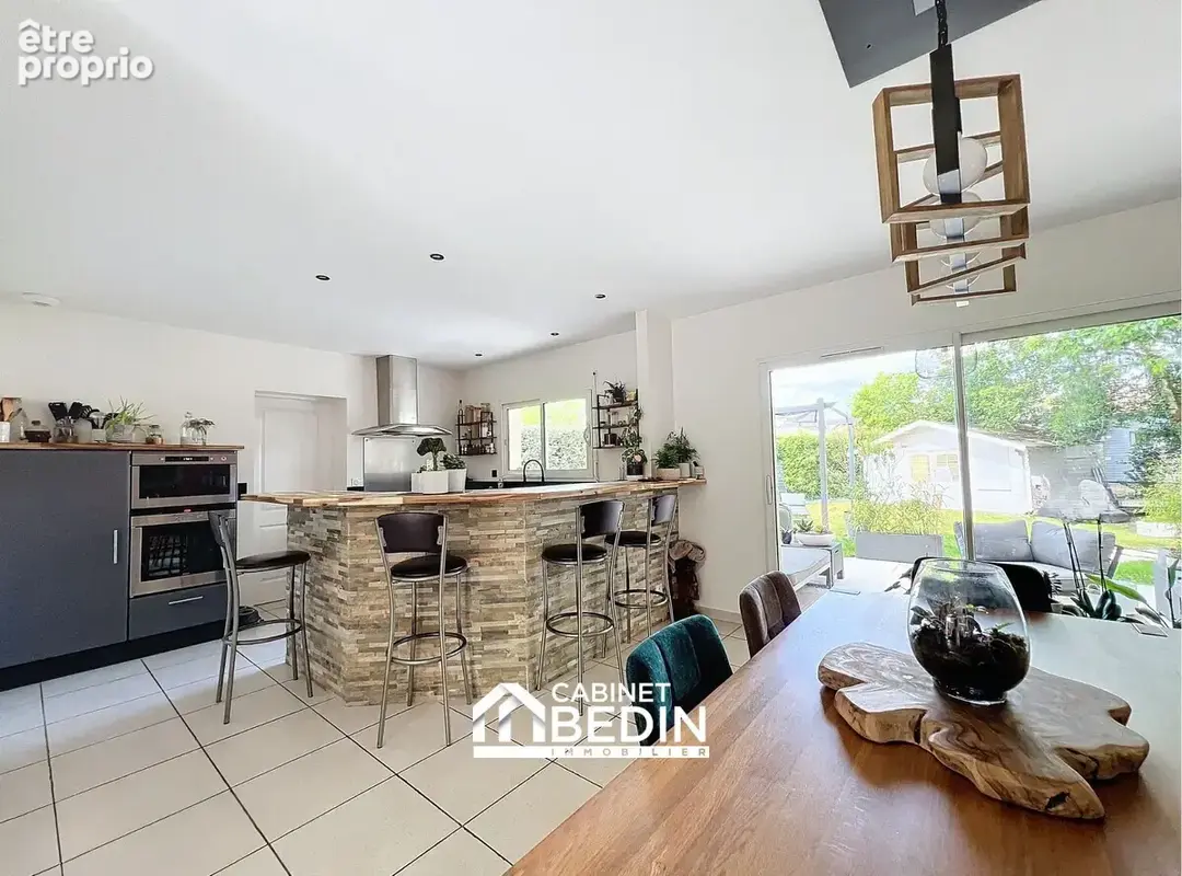 Maison 186 m² à Saint-Medard-D'eyrans  - photo 3