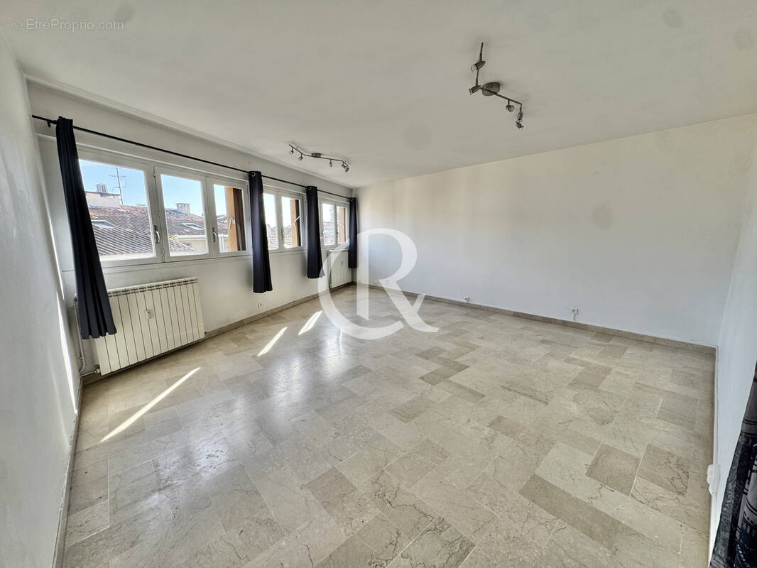 Appartement à HYERES